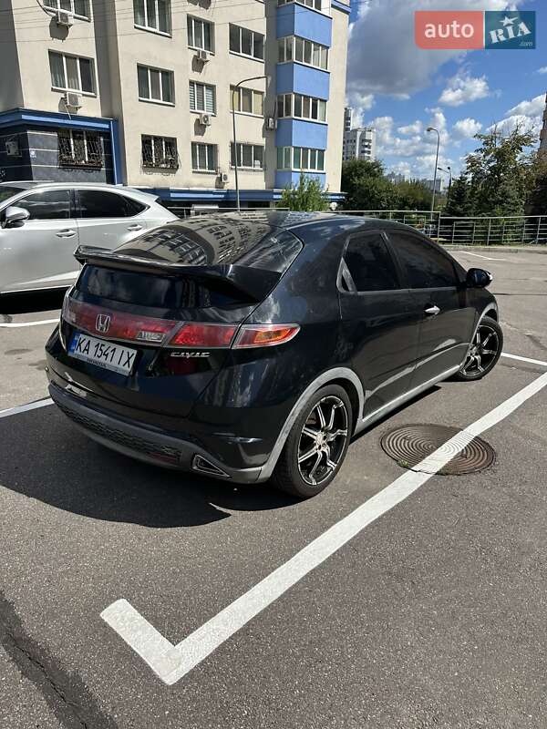 Хэтчбек Honda Civic 2007 в Киеве