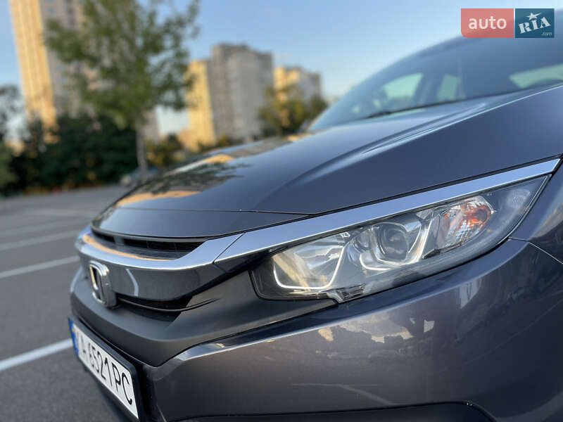 Седан Honda Civic 2018 в Киеве