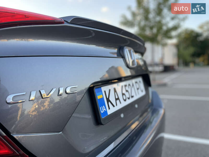 Седан Honda Civic 2018 в Киеве