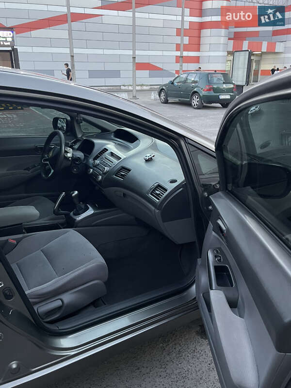 Седан Honda Civic 2008 в Львове