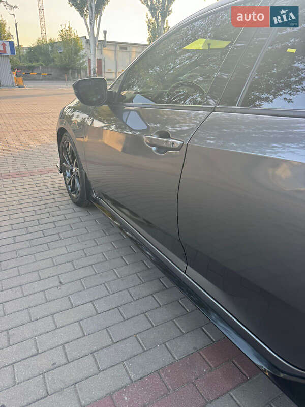 Хэтчбек Honda Civic 2018 в Кривом Роге