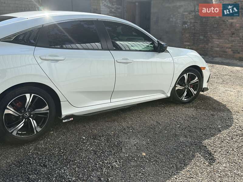 Седан Honda Civic 2019 в Днепре