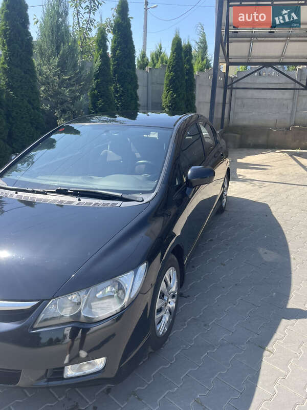 Седан Honda Civic 2007 в Чернівцях