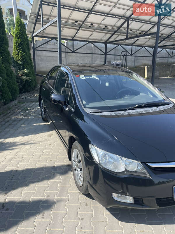 Седан Honda Civic 2007 в Чернівцях