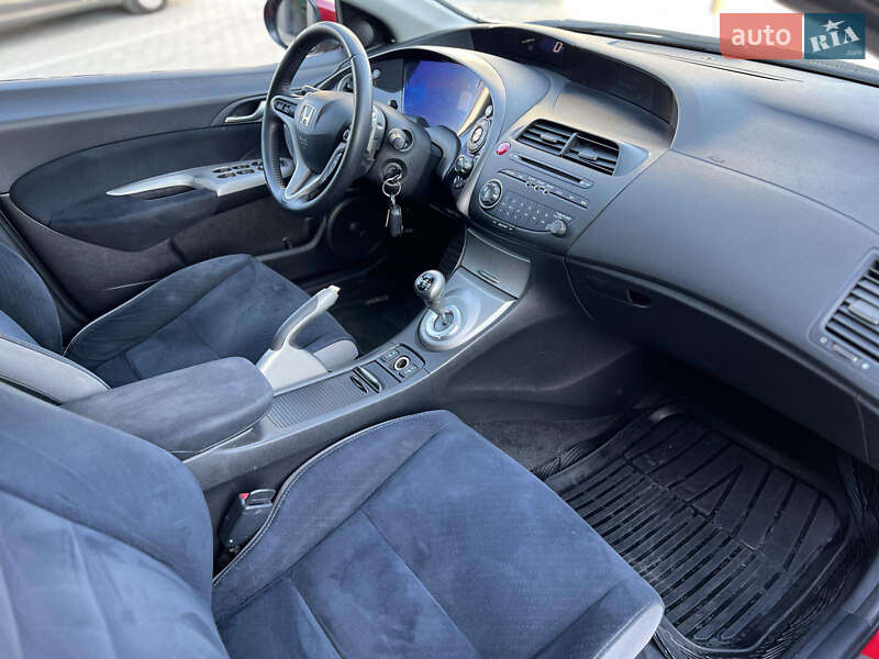 Хэтчбек Honda Civic 2007 в Крюковщине