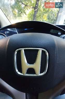 Хэтчбек Honda Civic 2006 в Вишневом