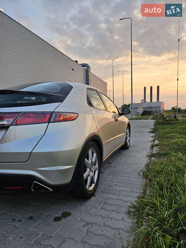 Хэтчбек Honda Civic 2007 в Львове