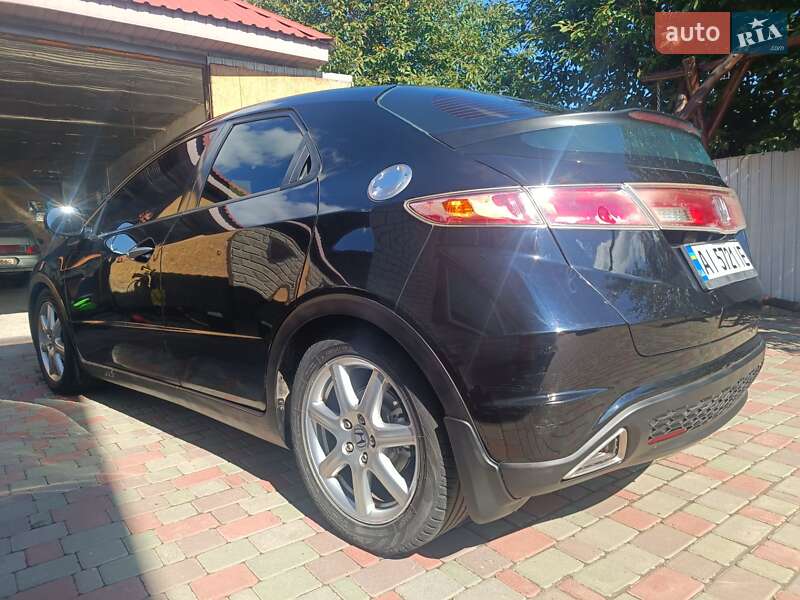 Хэтчбек Honda Civic 2006 в 