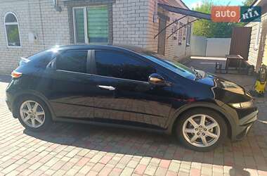 Хэтчбек Honda Civic 2006 в 