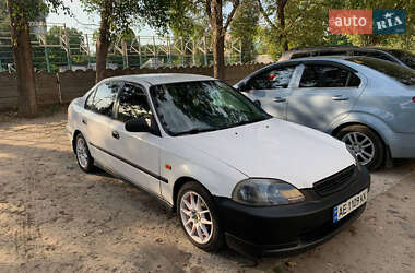Седан Honda Civic 1997 в Днепре