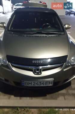 Седан Honda Civic 2008 в Ромнах