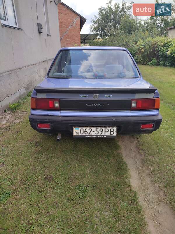 Седан Honda Civic 1988 в Здолбуніві