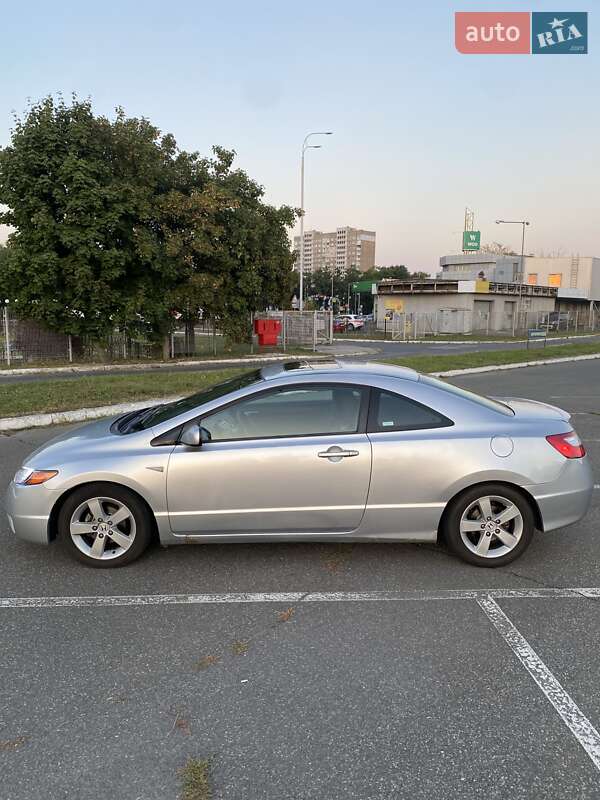 Купе Honda Civic 2006 в Києві фото 12 Купе Honda Civic 2006 в Києві