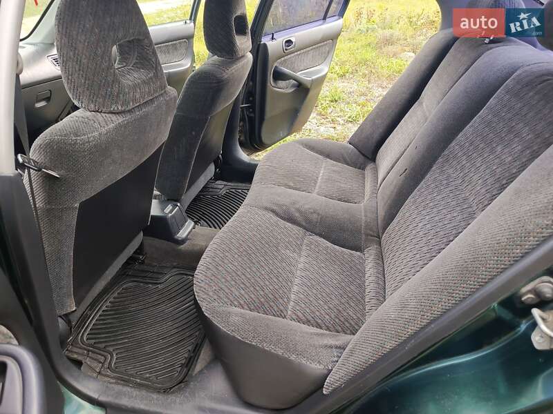 Седан Honda Civic 1998 в Дунаївцях