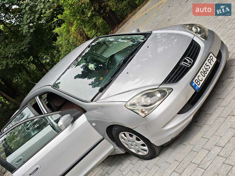 Хэтчбек Honda Civic 2004 в Львове