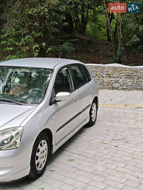 Хэтчбек Honda Civic 2004 в Львове