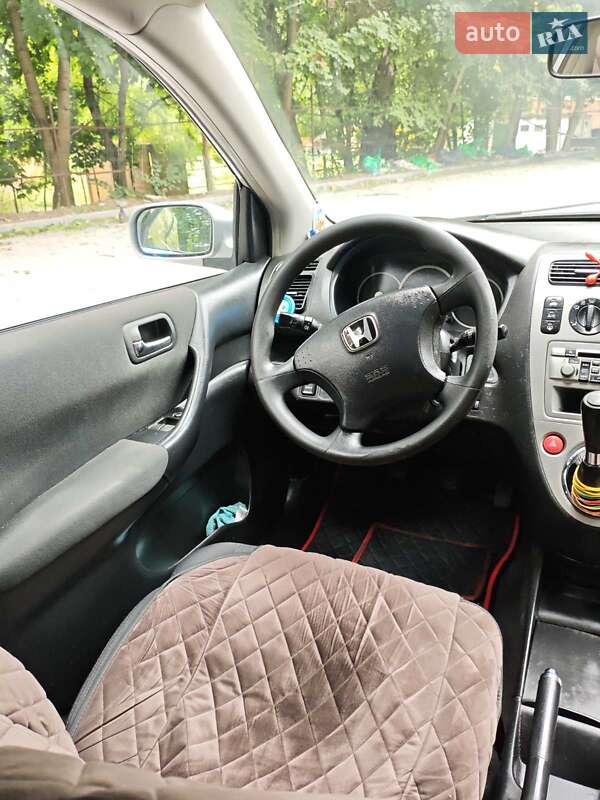 Хэтчбек Honda Civic 2004 в Львове