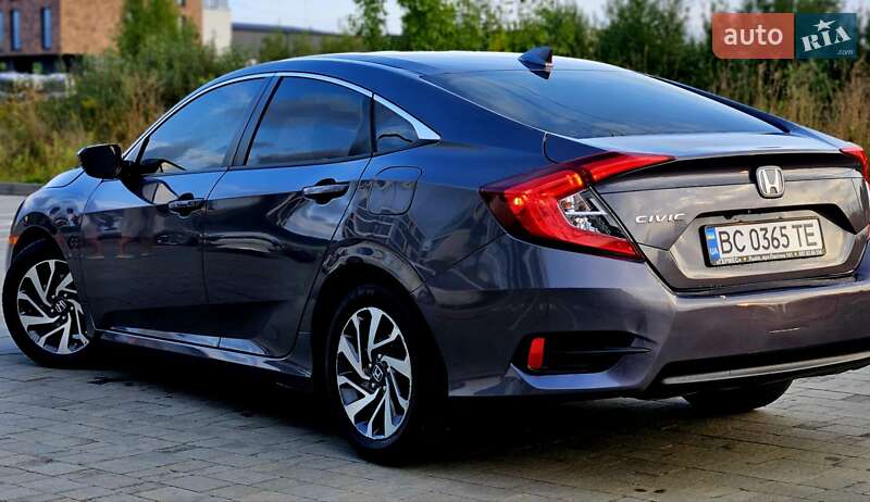 Седан Honda Civic 2017 в Львове
