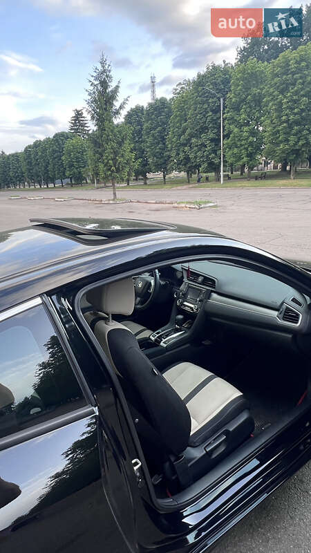 Купе Honda Civic 2016 в Покрове