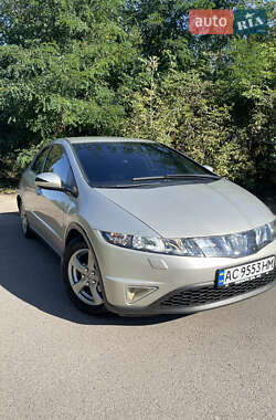Хэтчбек Honda Civic 2006 в Луцке