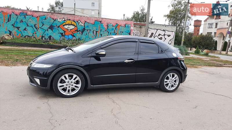 Хэтчбек Honda Civic 2010 в Харькове