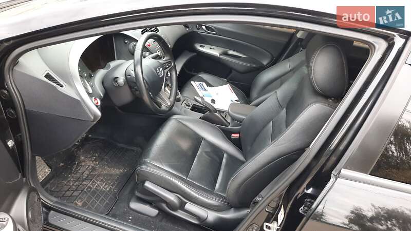 Хэтчбек Honda Civic 2010 в Харькове