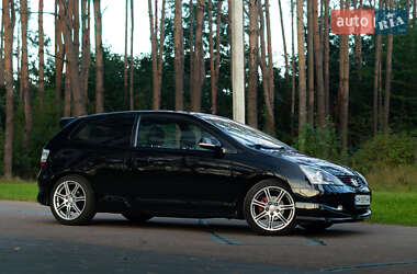 Хэтчбек Honda Civic 2004 в 