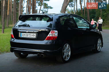 Хэтчбек Honda Civic 2004 в 
