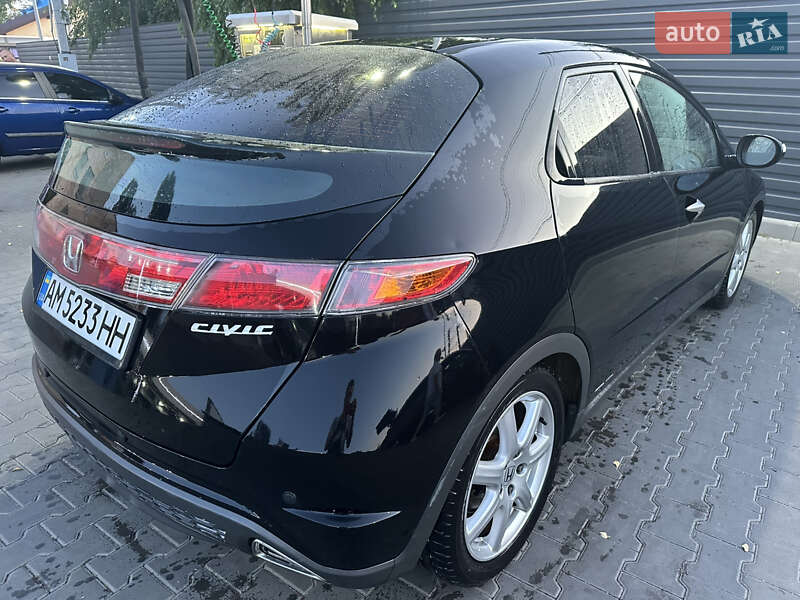 Хэтчбек Honda Civic 2008 в Житомире