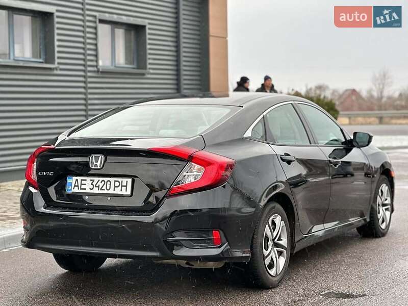 Седан Honda Civic 2018 в Львове