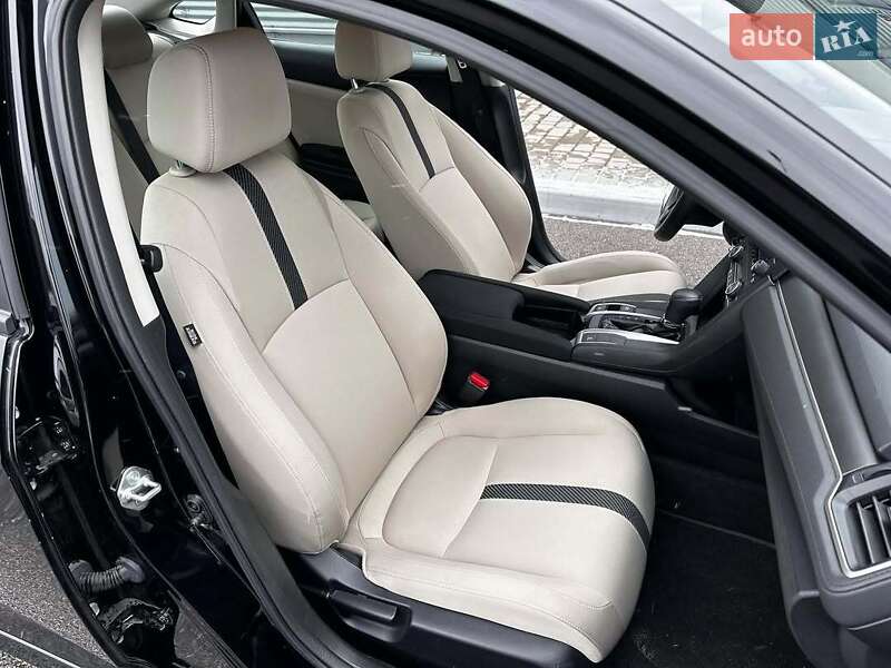 Седан Honda Civic 2018 в Львове