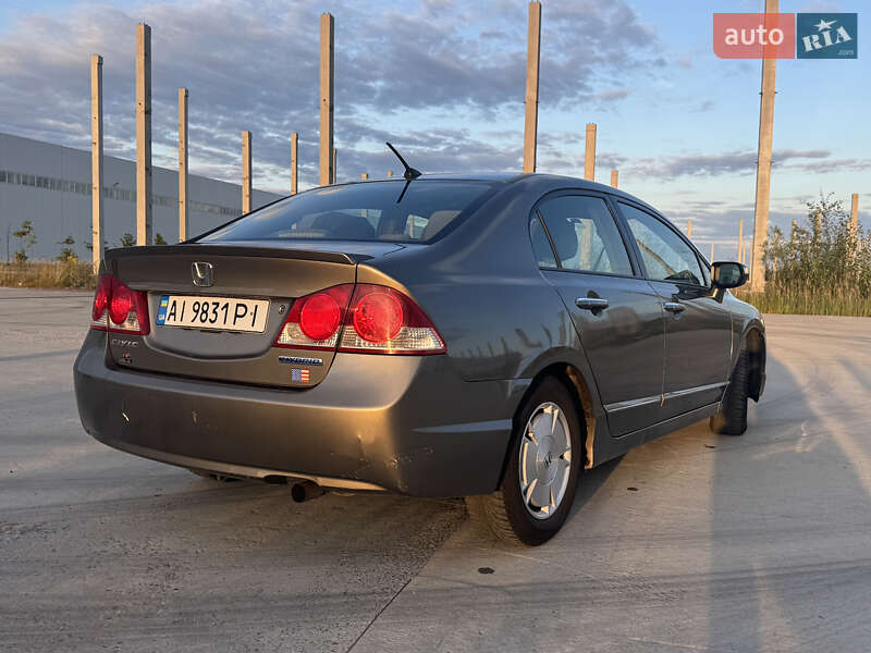 Седан Honda Civic 2006 в Коростене