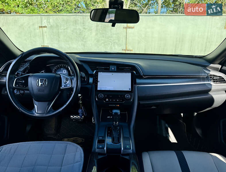 Хэтчбек Honda Civic 2016 в Киеве фото 17 Хэтчбек Honda Civic 2016 в Киеве