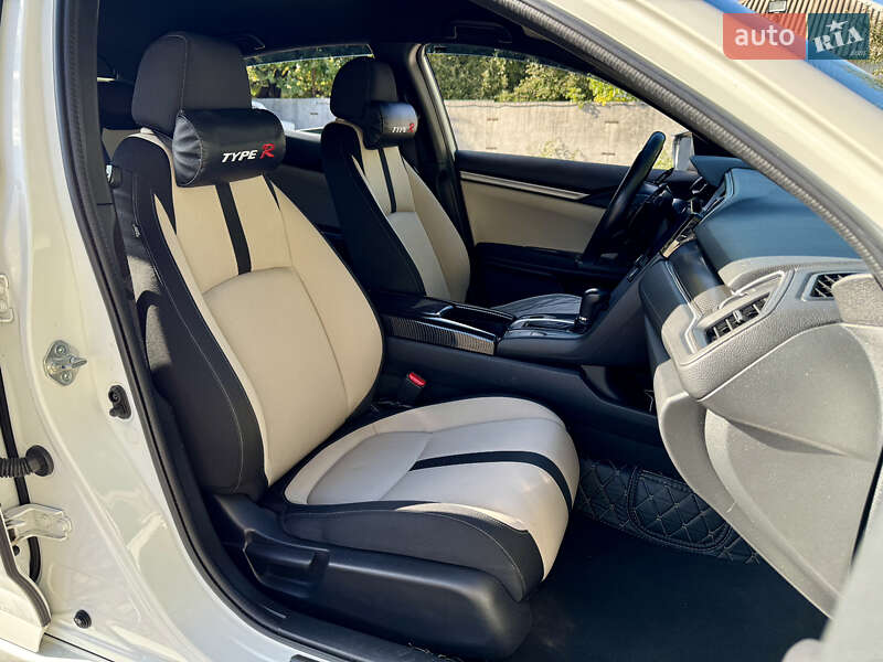 Хэтчбек Honda Civic 2016 в Киеве фото 15 Хэтчбек Honda Civic 2016 в Киеве