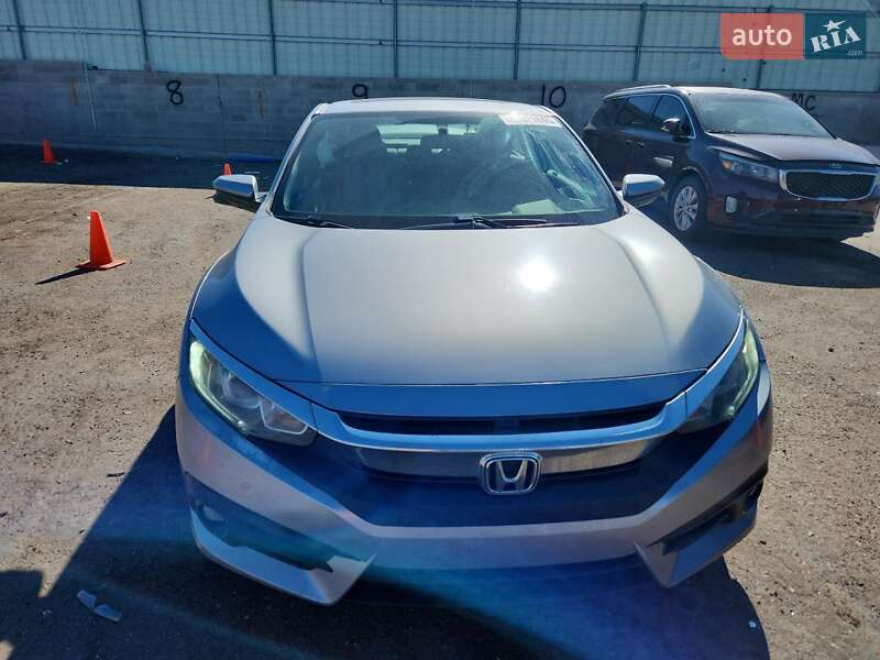 Седан Honda Civic 2018 в Львове