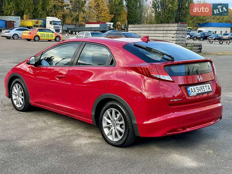 Хэтчбек Honda Civic 2013 в Киеве