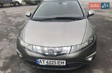 Хэтчбек Honda Civic 2007 в Ивано-Франковске