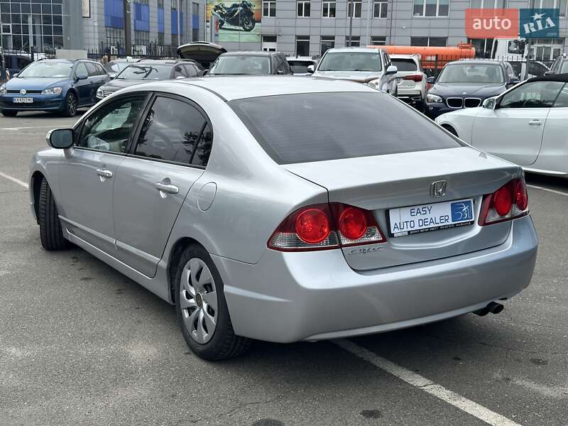 Седан Honda Civic 2007 в Киеве