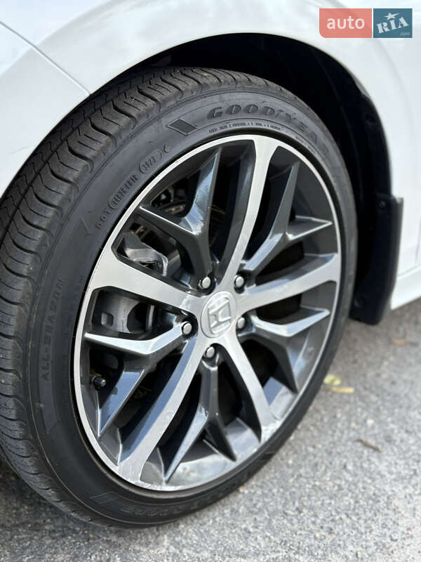 Седан Honda Civic 2023 в Днепре