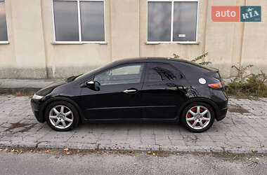 Хэтчбек Honda Civic 2007 в 