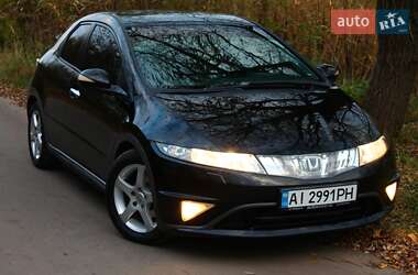 Хэтчбек Honda Civic 2006 в 