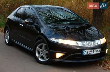Хэтчбек Honda Civic 2006 в 