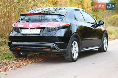 Хэтчбек Honda Civic 2006 в 