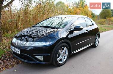 Хэтчбек Honda Civic 2006 в 