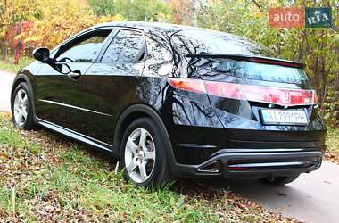 Хэтчбек Honda Civic 2006 в 