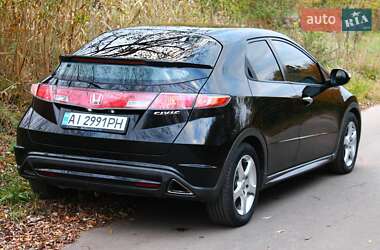 Хэтчбек Honda Civic 2006 в 