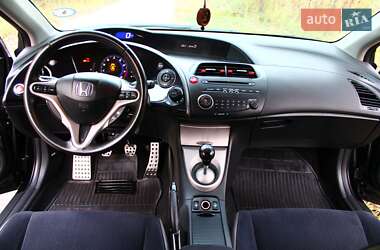 Хэтчбек Honda Civic 2006 в 