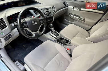 Седан Honda Civic 2012 в  фото 27 Седан Honda Civic 2012 в
