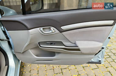 Седан Honda Civic 2012 в  фото 32 Седан Honda Civic 2012 в
