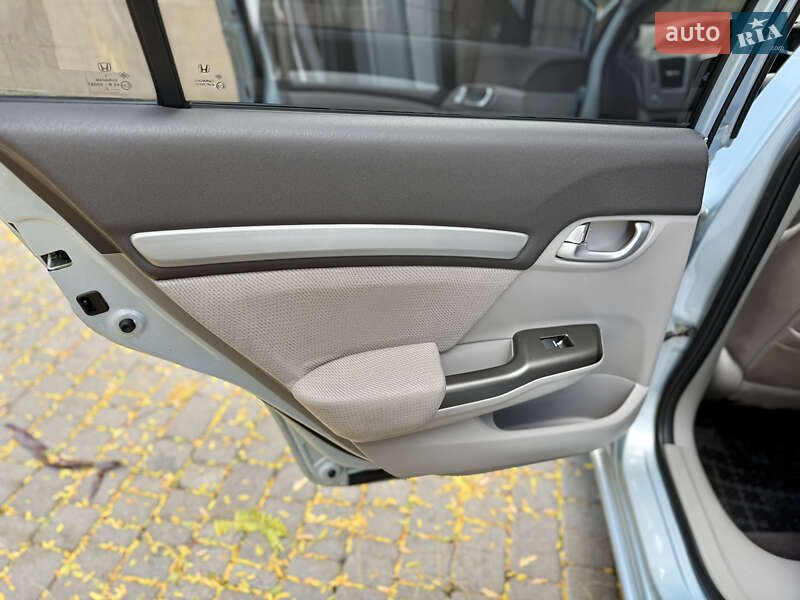 Седан Honda Civic 2012 в Киеве фото 37 Седан Honda Civic 2012 в Киеве
